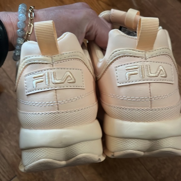 PEACH Women’s FILA DISRUPTORS - Picture 4 of 5